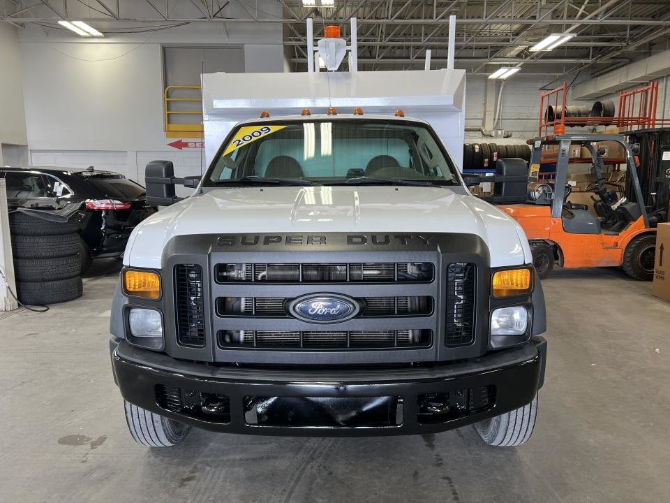 2009 Ford F-550 Cab ord 2RM empat 201po cab à essieu 120po XL in Boucherville, Quebec - 3 - w1024h768px