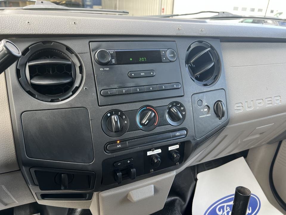 2010 Ford F-550 Cab Super 4RM empat 186po cab à essieu 84po XL in Boucherville, Quebec - 25 - w1024h768px