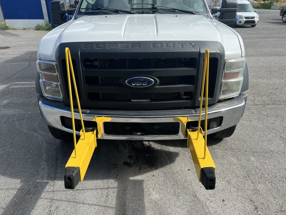 2010 Ford F-550 Cab Super 4RM empat 186po cab à essieu 84po XL in Boucherville, Quebec - 4 - w1024h768px