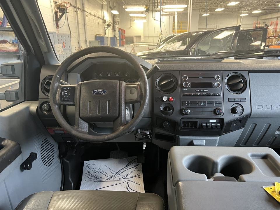 2012 Ford F-550 Cab Crew 2RM empat 176po cab à essieu 60po XL in Boucherville, Quebec - 23 - w1024h768px