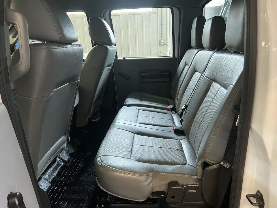 2012 Ford F-550 Cab Crew 2RM empat 176po cab à essieu 60po XL in Boucherville, Quebec - 22 - w1024h768px