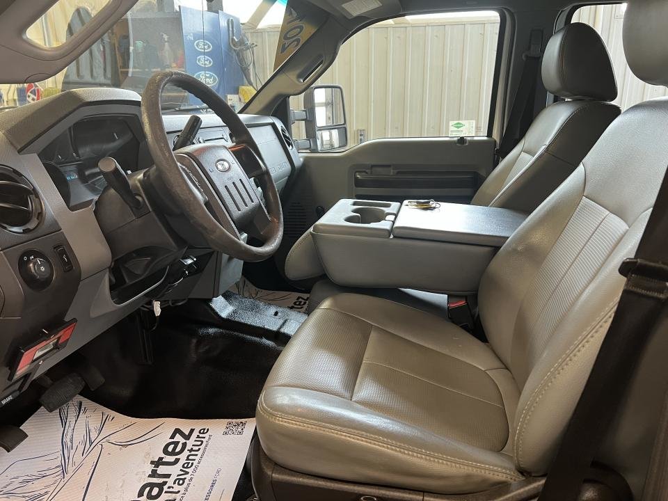 2012 Ford F-550 Cab Crew 2RM empat 176po cab à essieu 60po XL in Boucherville, Quebec - 24 - w1024h768px