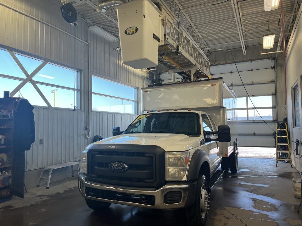 2012 Ford F-550 Cab Crew 2RM empat 176po cab à essieu 60po XL in Boucherville, Quebec - 30 - w1024h768px