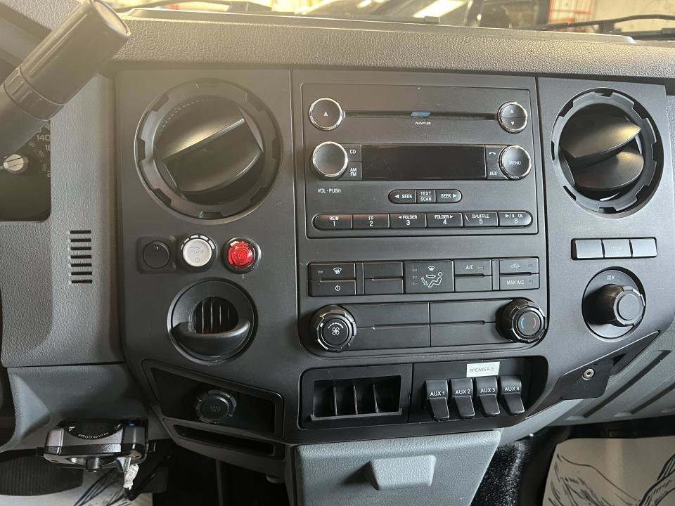 2012 Ford F-550 Cab Crew 2RM empat 176po cab à essieu 60po XL in Boucherville, Quebec - 25 - w1024h768px