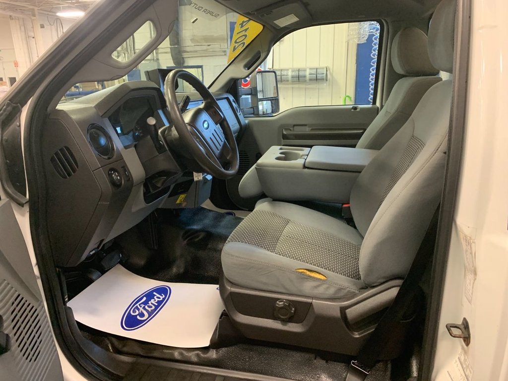 2014 Ford F-550 Xl Cube 16 Pieds in Boucherville, Quebec - 13 - w1024h768px