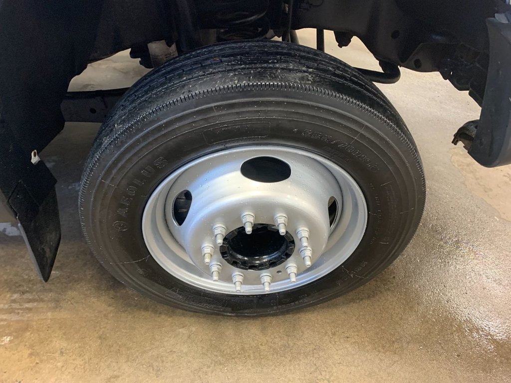 2014 Ford F-550 Xl Cube 16 Pieds in Boucherville, Quebec - 3 - w1024h768px