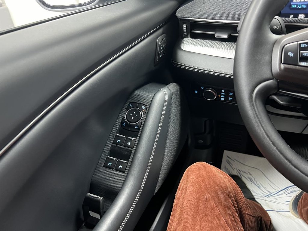 2022 Ford Mustang Mach-E Select PA in Boucherville, Quebec - 11 - w1024h768px