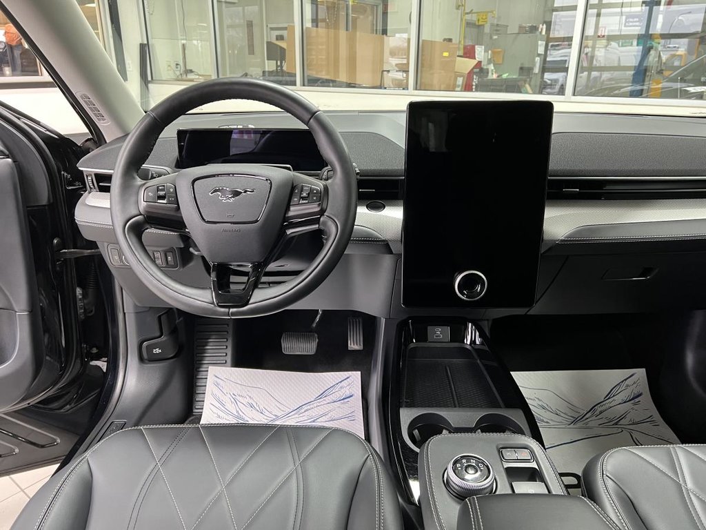 2022 Ford Mustang Mach-E Select PA in Boucherville, Quebec - 9 - w1024h768px