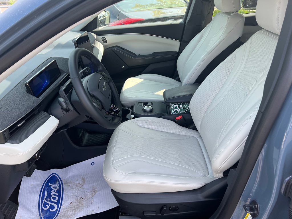 2024 Ford Mustang Mach-E Premium in Boucherville, Quebec - 8 - w1024h768px