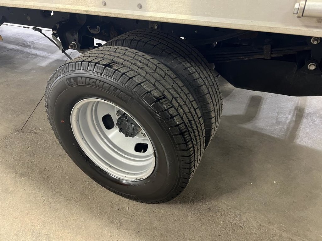 2019 Ford Super Duty F-350 DRW XL cabine simple 4RM 169 po DCE de 84 po in Boucherville, Quebec - 7 - w1024h768px