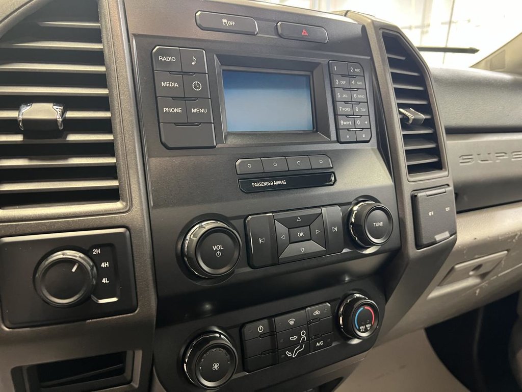 2019 Ford Super Duty F-350 DRW XL cabine simple 4RM 169 po DCE de 84 po in Boucherville, Quebec - 14 - w1024h768px