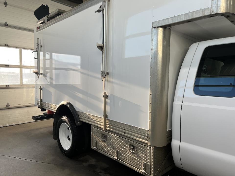 2012 Ford Super Duty F-450 DRW Cabine Super 2RM empat 162po cab à essieu 60po XL in Boucherville, Quebec - 8 - w1024h768px