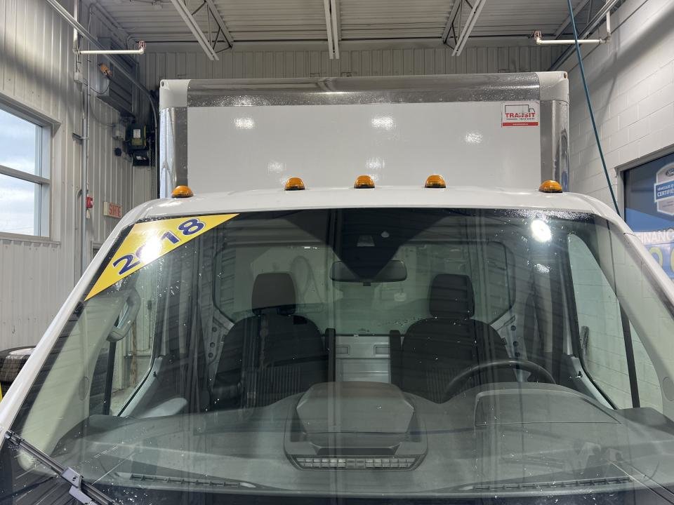 2018 Ford Transit Cargo Van T-250 138 po PNBV de 9 000 lb RARS in Boucherville, Quebec - 14 - w1024h768px