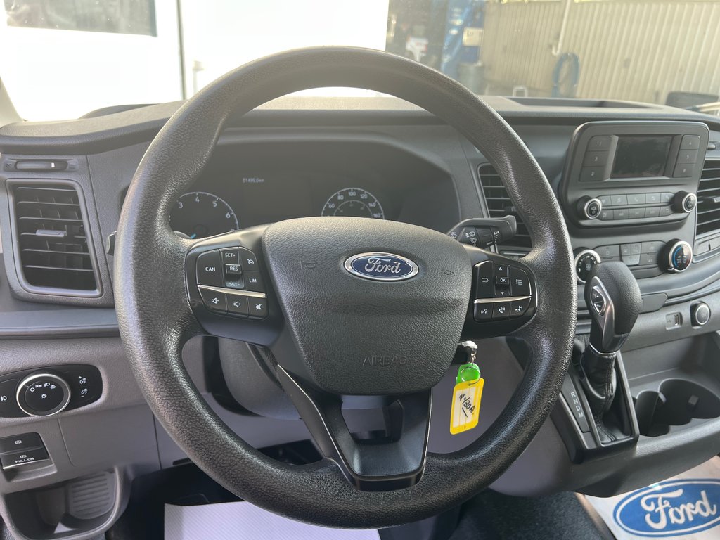 Ford TRANSIT CUTAWAY 350 cube 12 pieds deck 2021 à Boucherville, Québec - 8 - w1024h768px