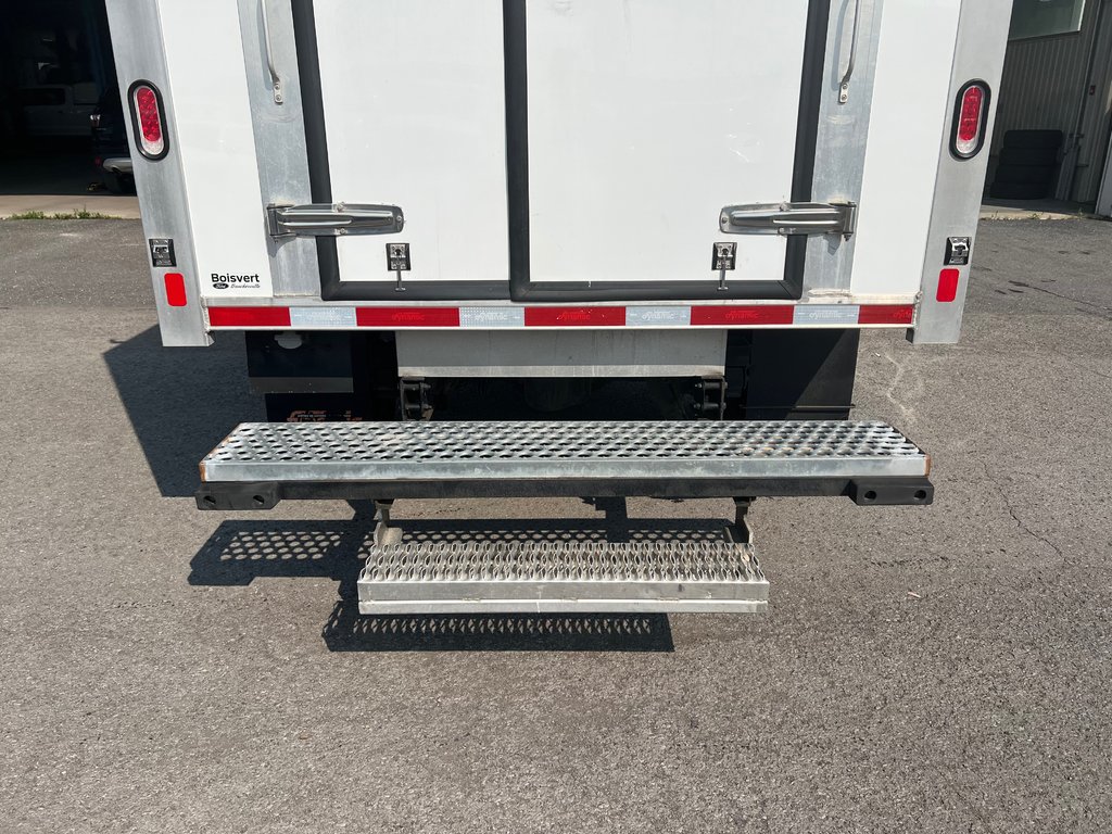 Ford TRANSIT CUTAWAY 350 cube 12 pieds deck 2021 à Boucherville, Québec - 13 - w1024h768px