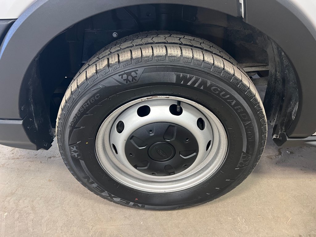 Ford Transit Cutaway 12 pieds Deck et rampe 2023 à Boucherville, Québec - 4 - w1024h768px