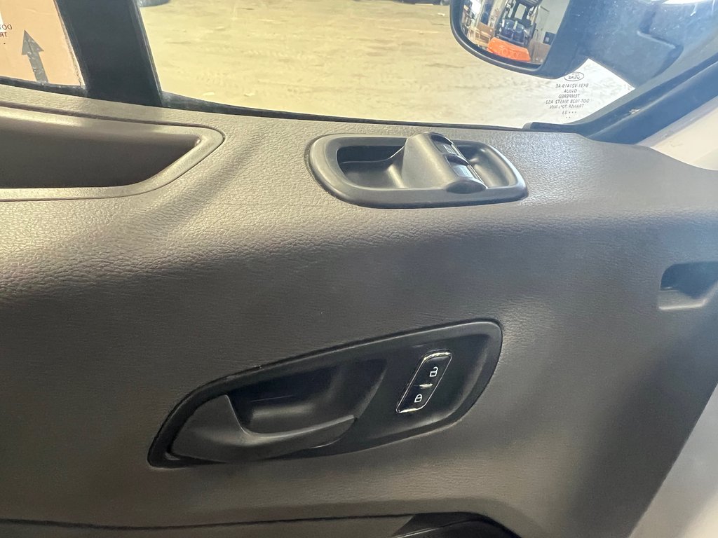 Ford Transit Cutaway 12 pieds Deck et rampe 2023 à Boucherville, Québec - 10 - w1024h768px