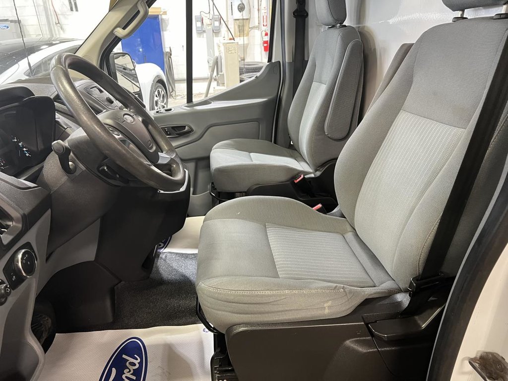 2015 Ford TRANSIT T-250 138 po PNBV de 9 000 lb RARS in Boucherville, Quebec - 9 - w1024h768px