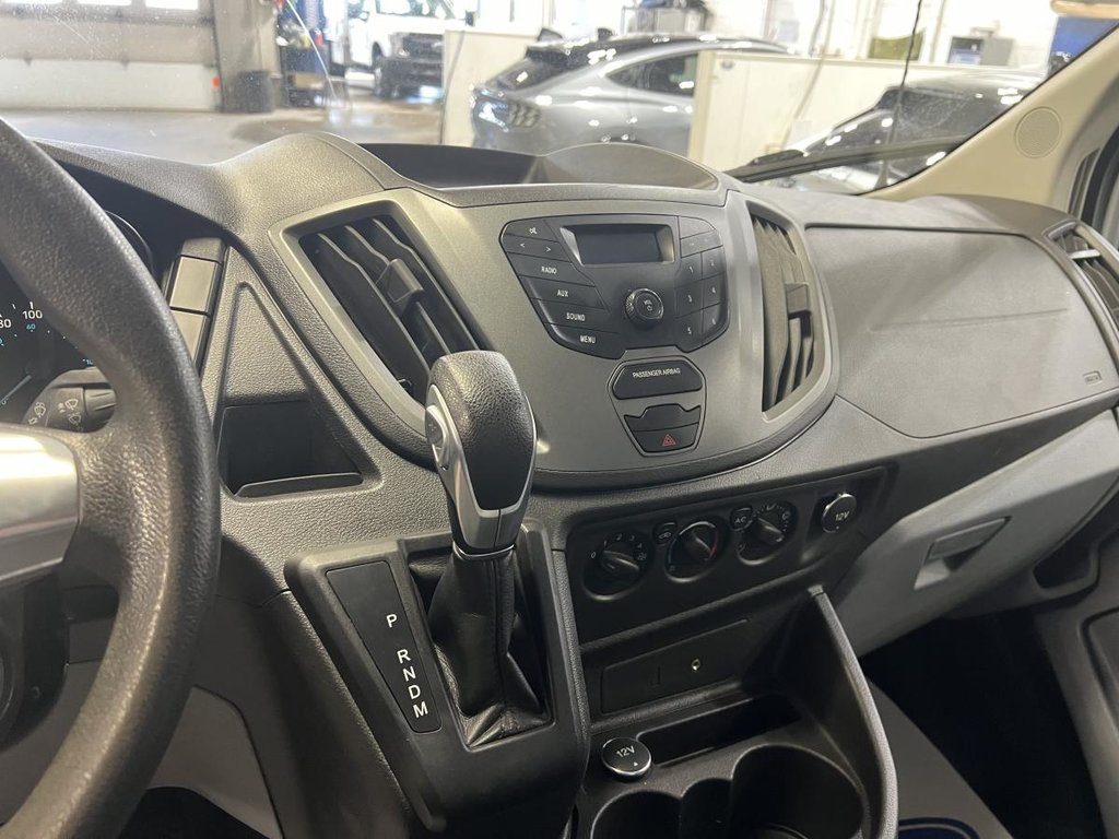 2015 Ford TRANSIT T-250 138 po PNBV de 9 000 lb RARS in Boucherville, Quebec - 12 - w1024h768px