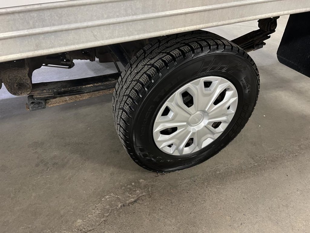 2015 Ford TRANSIT T-250 138 po PNBV de 9 000 lb RARS in Boucherville, Quebec - 5 - w1024h768px