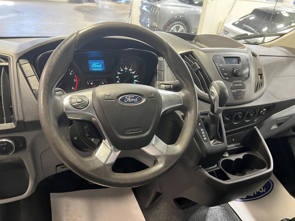 2015 Ford TRANSIT T-250 138 po PNBV de 9 000 lb RARS in Boucherville, Quebec - 10 - w1024h768px