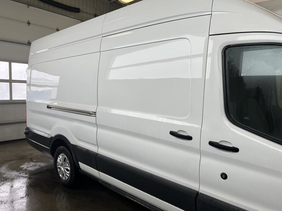 2016 Ford TRANSIT T-350 EL toit surélevé 148 po PNBV de 9 500 lb deu in Boucherville, Quebec - 6 - w1024h768px