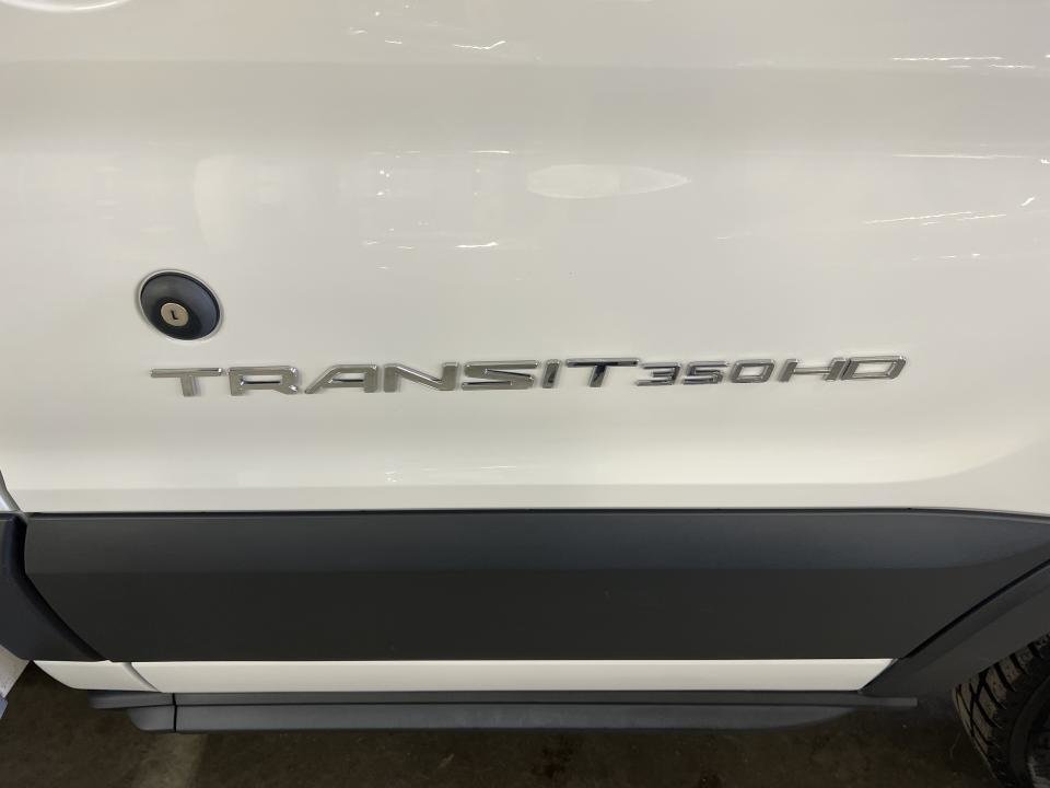2016 Ford TRANSIT T-350 156 po PNBV de 9 950 lb RARJ in Boucherville, Quebec - 6 - w1024h768px