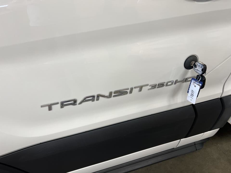 2017 Ford TRANSIT T-350 156 po PNBV de 9 9900 lb RARJ in Boucherville, Quebec - 5 - w1024h768px