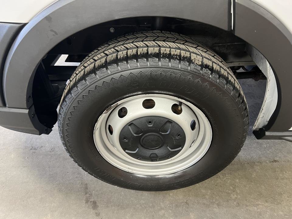 2020 Ford TRANSIT T-250 PA toit moyen 148 po PNBV de 9 070 lb in Boucherville, Quebec - 5 - w1024h768px