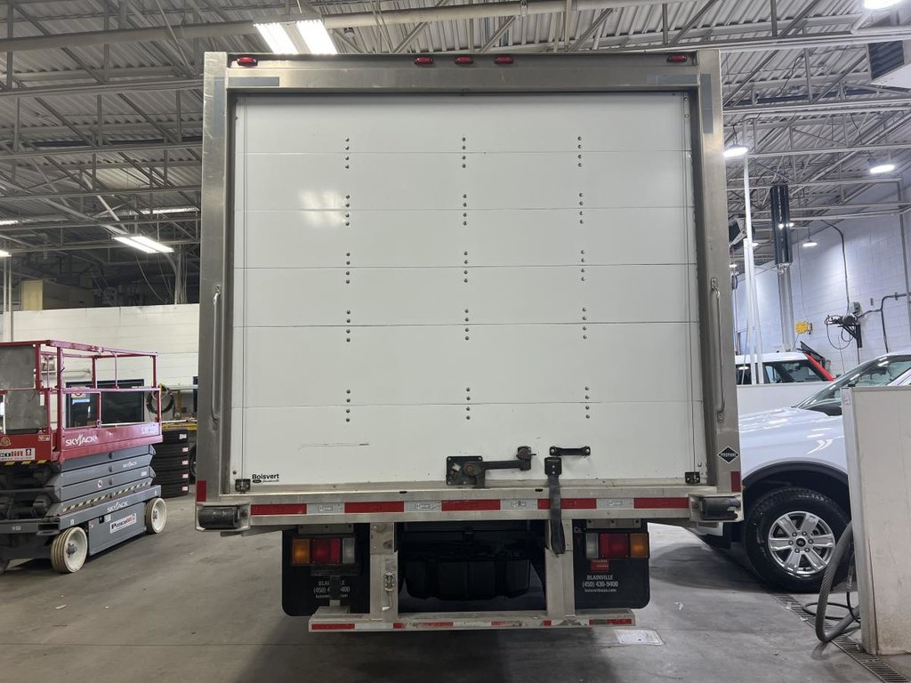 2021 Isuzu NPR-HD NPR HD CUBE 14 PIEDS in Boucherville, Quebec - 9 - w1024h768px