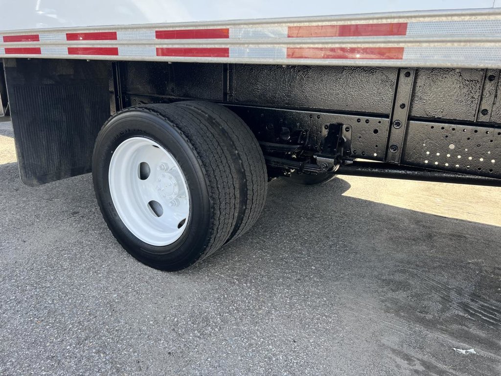 2017 Isuzu NRR DIESEL 5.2l CUBE 2096x96 in Boucherville, Quebec - 7 - w1024h768px