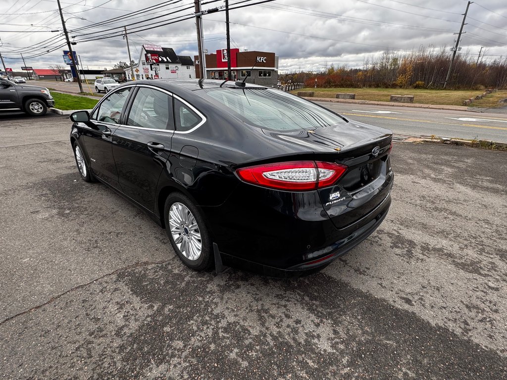 2016 Ford Fusion SE Hybrid in Amherst, Nova Scotia - 6 - w1024h768px