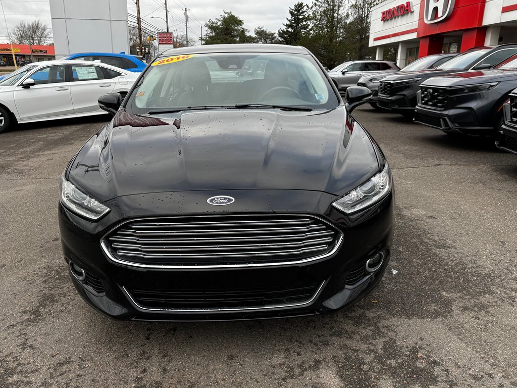 2016 Ford Fusion SE Hybrid in Amherst, Nova Scotia - 3 - w1024h768px