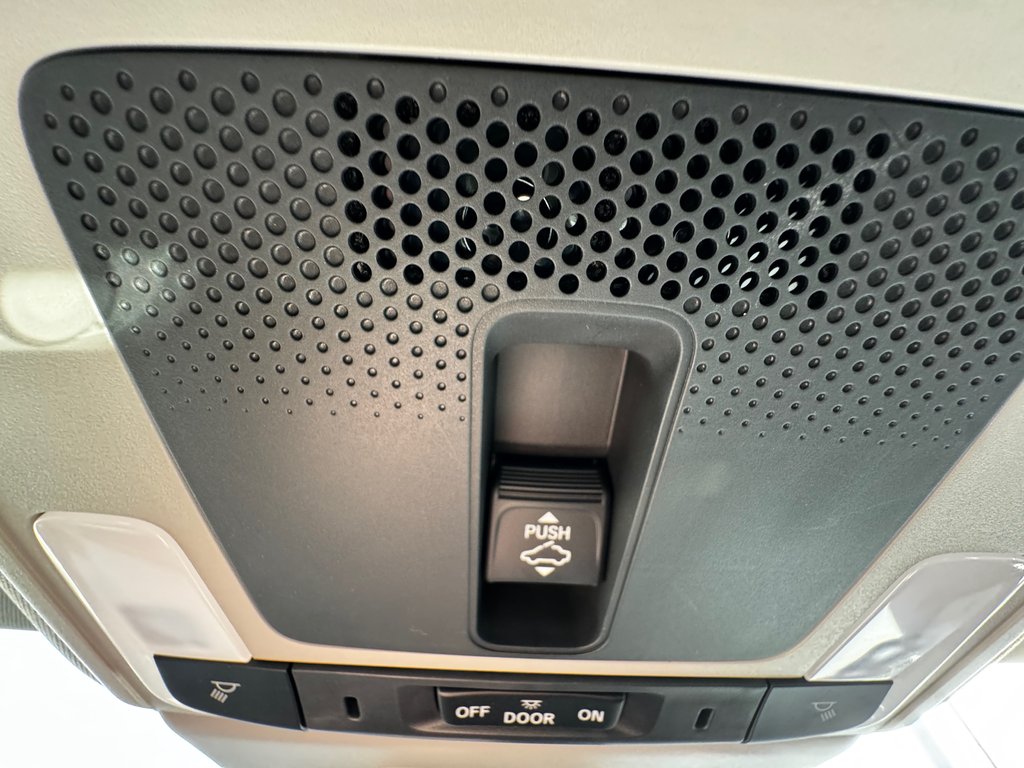 2023 Honda Civic Sedan Touring in Amherst, Nova Scotia - 18 - w1024h768px