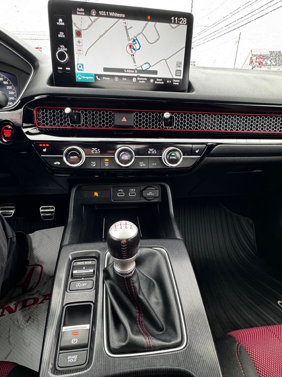 2023 Honda CIVIC SI SEDAN BASE in Amherst, Nova Scotia - 16 - w1024h768px