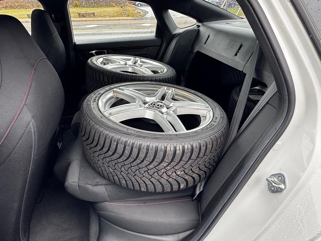 2024 Honda Civic Si Sedan BASE in Amherst, Nova Scotia - 10 - w1024h768px