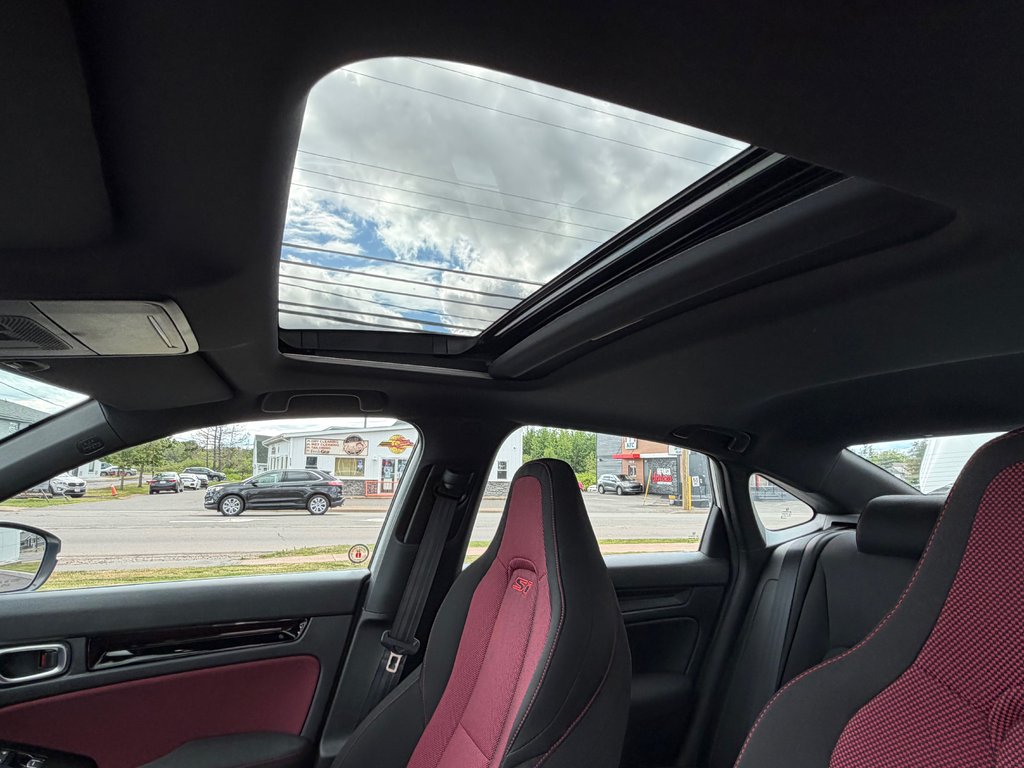 2025 Honda CIVIC SI SEDAN BASE in Amherst, Nova Scotia - 14 - w1024h768px