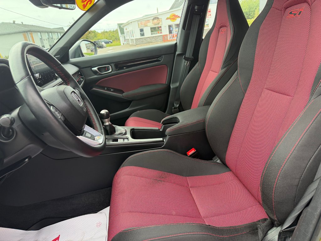 2025 Honda CIVIC SI SEDAN BASE in Amherst, Nova Scotia - 9 - w1024h768px