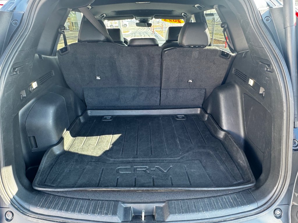 2023 Honda CR-V Hybrid Touring in Amherst, Nova Scotia - 9 - w1024h768px