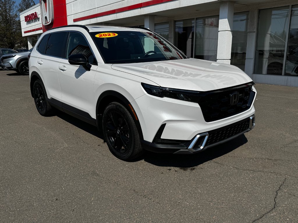 Honda CR-V HYBRID TOURING 2023 à Amherst, Nouvelle-Écosse - 2 - w1024h768px