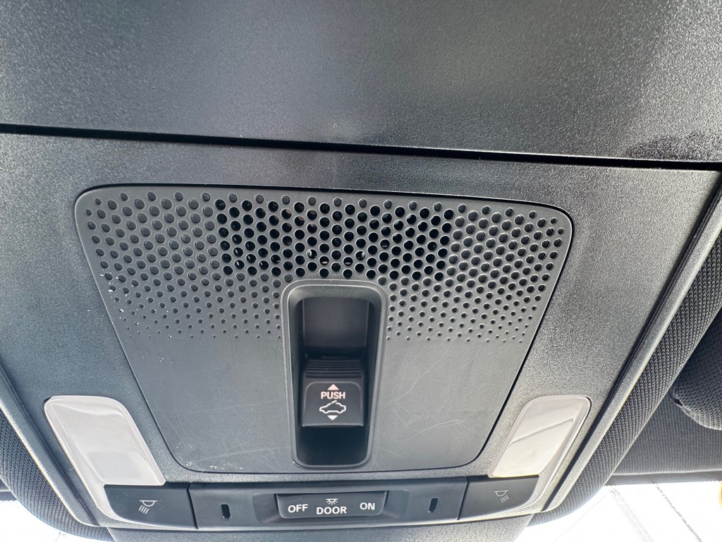 Honda CR-V HYBRID TOURING 2024 à Amherst, Nouvelle-Écosse - 19 - w1024h768px