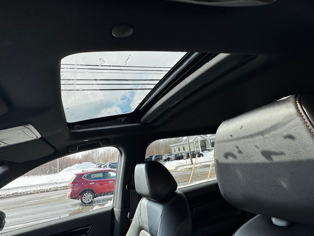 Honda CR-V HYBRID TOURING 2024 à Amherst, Nouvelle-Écosse - 13 - w1024h768px