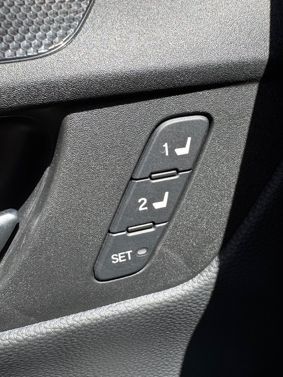 2024 Honda CR-V HYBRID EX-L in Amherst, Nova Scotia - 15 - w1024h768px
