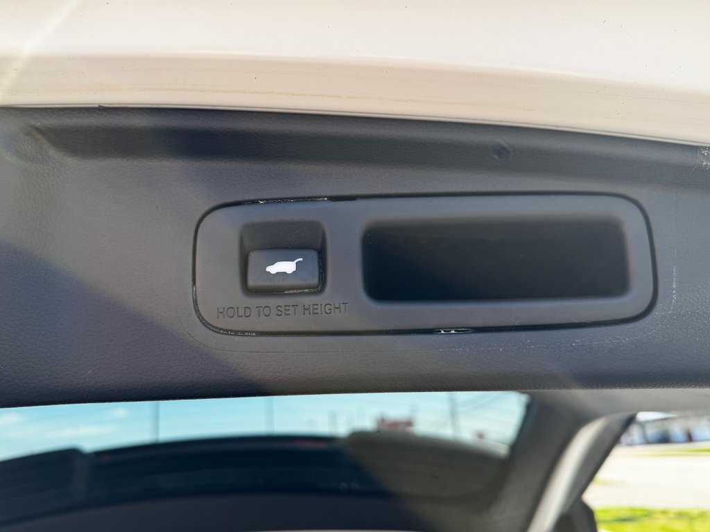 2024 Honda CR-V HYBRID EX-L in Amherst, Nova Scotia - 10 - w1024h768px