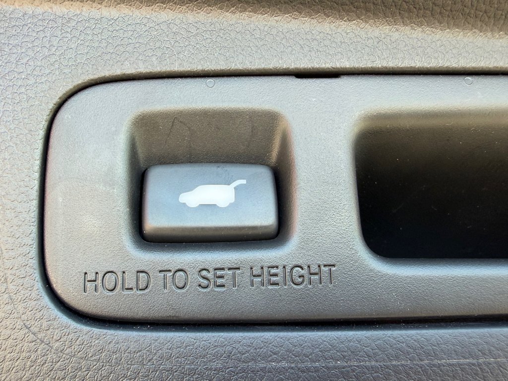 2024 Honda CR-V HYBRID TOURING in Amherst, Nova Scotia - 10 - w1024h768px