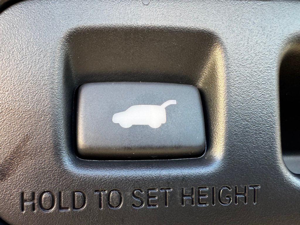 2026 Honda CR-V Hybrid Touring in Amherst, Nova Scotia - 17 - w1024h768px