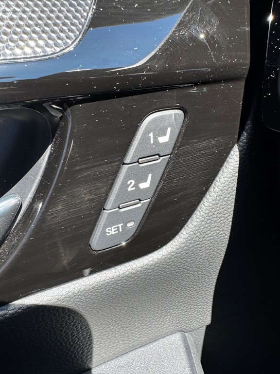 Honda CR-V HYBRID TOURING 2026 à Amherst, Nouvelle-Écosse - 15 - w1024h768px