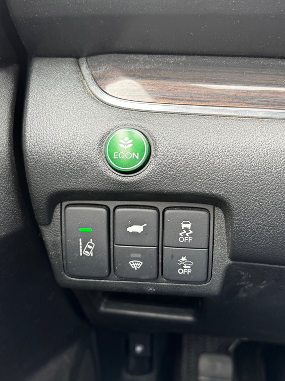 2015 Honda CR-V TOURING in Amherst, Nova Scotia - 16 - w1024h768px