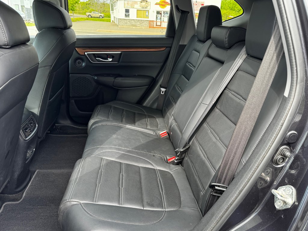 2019 Honda CR-V TOURING in Amherst, Nova Scotia - 11 - w1024h768px