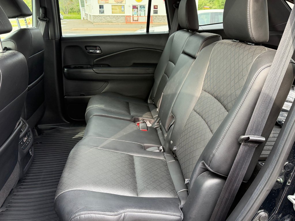2019 Honda PASSPORT EX-L in Amherst, Nova Scotia - 6 - w1024h768px
